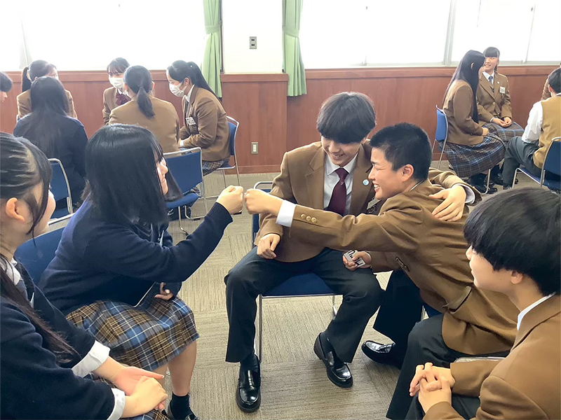 英語科3年生との交流（英語科FAMILY）